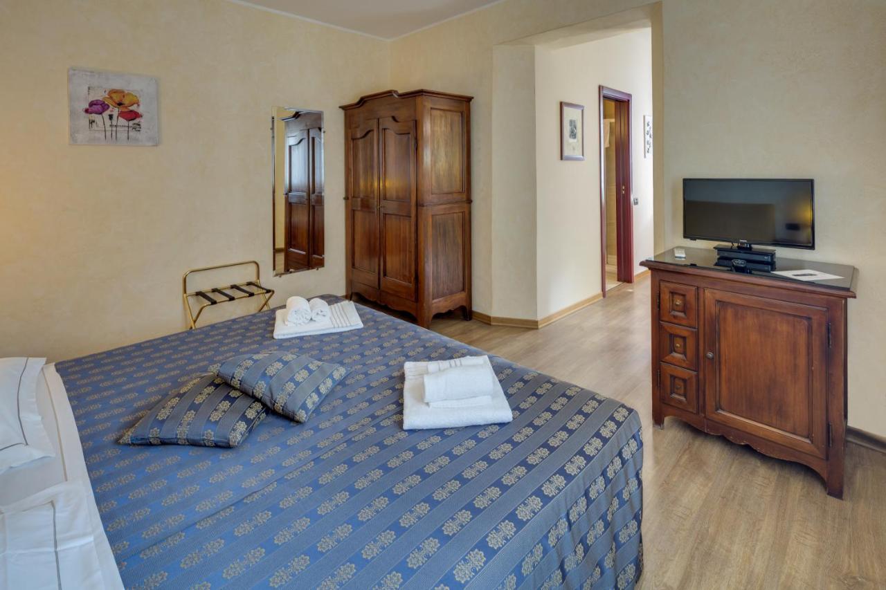 Castello Rosso Hotel Costigliole Saluzzo Exterior photo